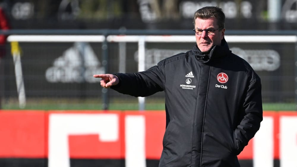 Trifft mit seiner Mannschaft am Samstag auf den HSV: Club-Trainer Dieter Hecking.