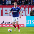 Hauchdünn vor Jackson Irvine an der Spitze: Kiels Philipp Sander.
