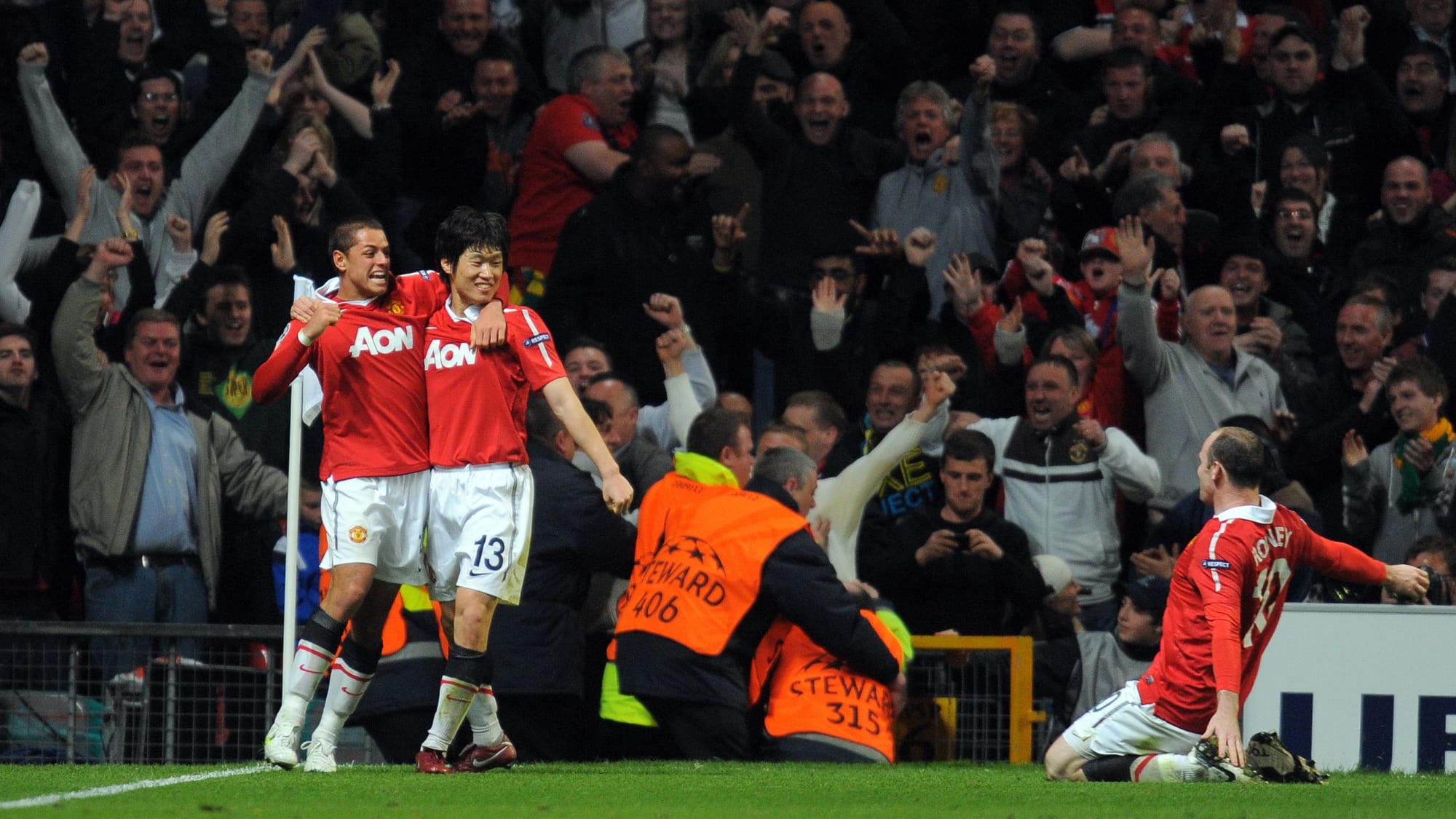 Ji-Sung Park (#13) bejubelt das 1:0 von Manchester United gegen den FC Chelsea in der Saison 2010/11.