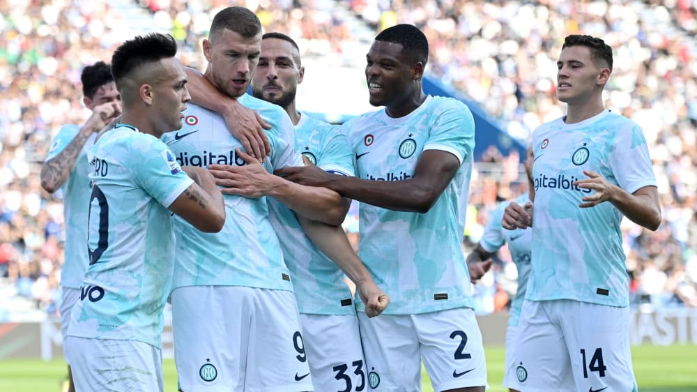 Eindeutig Matchwinner: Edin Dzeko (3. v. li.).