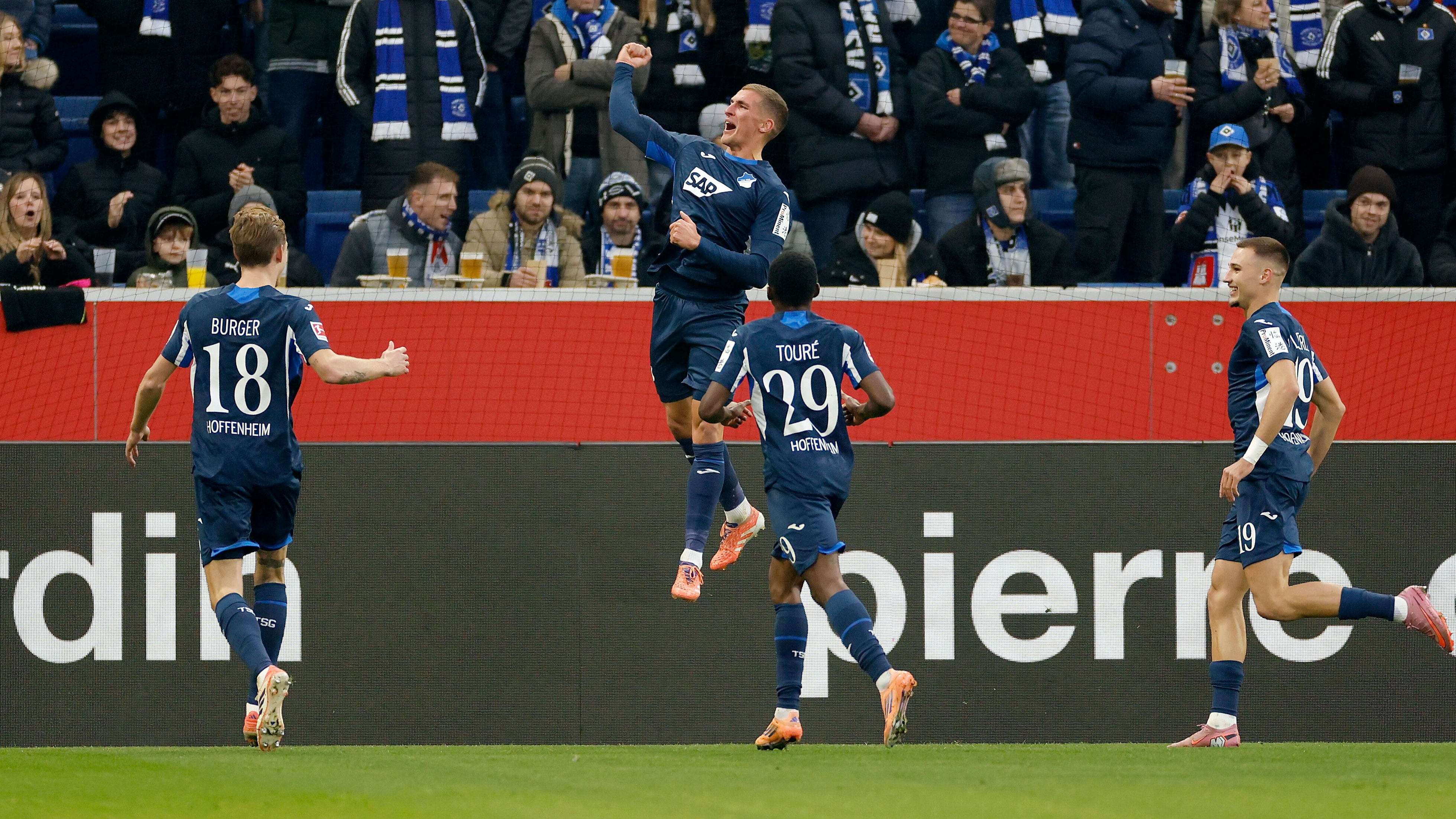 Hamburg’s early promise unraveled by individual errors