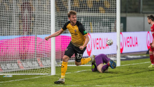 Frühes Tor: Christoph Daferner köpfte das 1:0 für Dynamo Dresden.