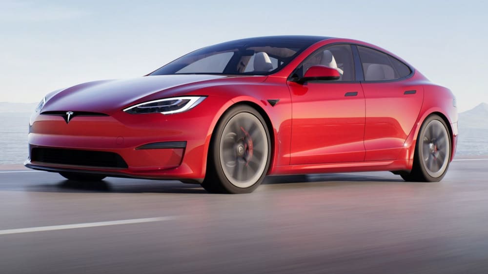 Tesla Model S: Die elektrische Limousine besteht die erste HU verhältnismäßig oft nicht.