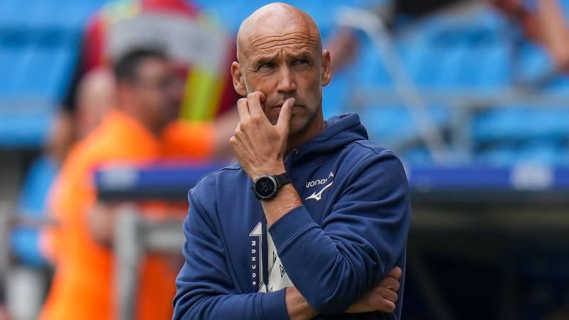 Thomas Letsch (Manager) of VfL Bochum 1848 during the 2023 24 Pre Season Friendly match between VfL Bochum 1848 and Luton Town at Vonovia Ruhrstadion, Bochum, Germany on 5 August 2023. Copyright: xDavidxHornx PMI-5673-0294