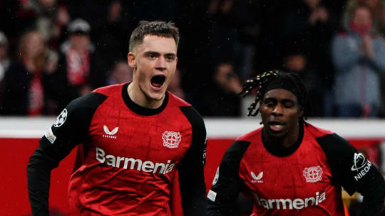 Der Dosenöffner: Florian Wirtz (li.) brachte Bayer 04 Leverkusen auf Vorlage von Jeremie Frimpong gegen Sparta Prag in die Spur.