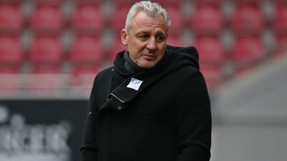 Hatte Viktoria Köln im Juli 2019 übernommen: Pavel Dotchev.