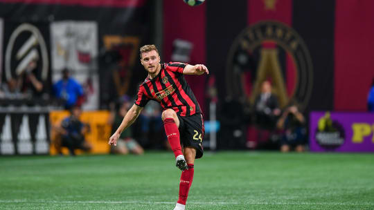 Julian Gressel wandelt in der MLS künftig auf Wayne Rooneys Spuren.