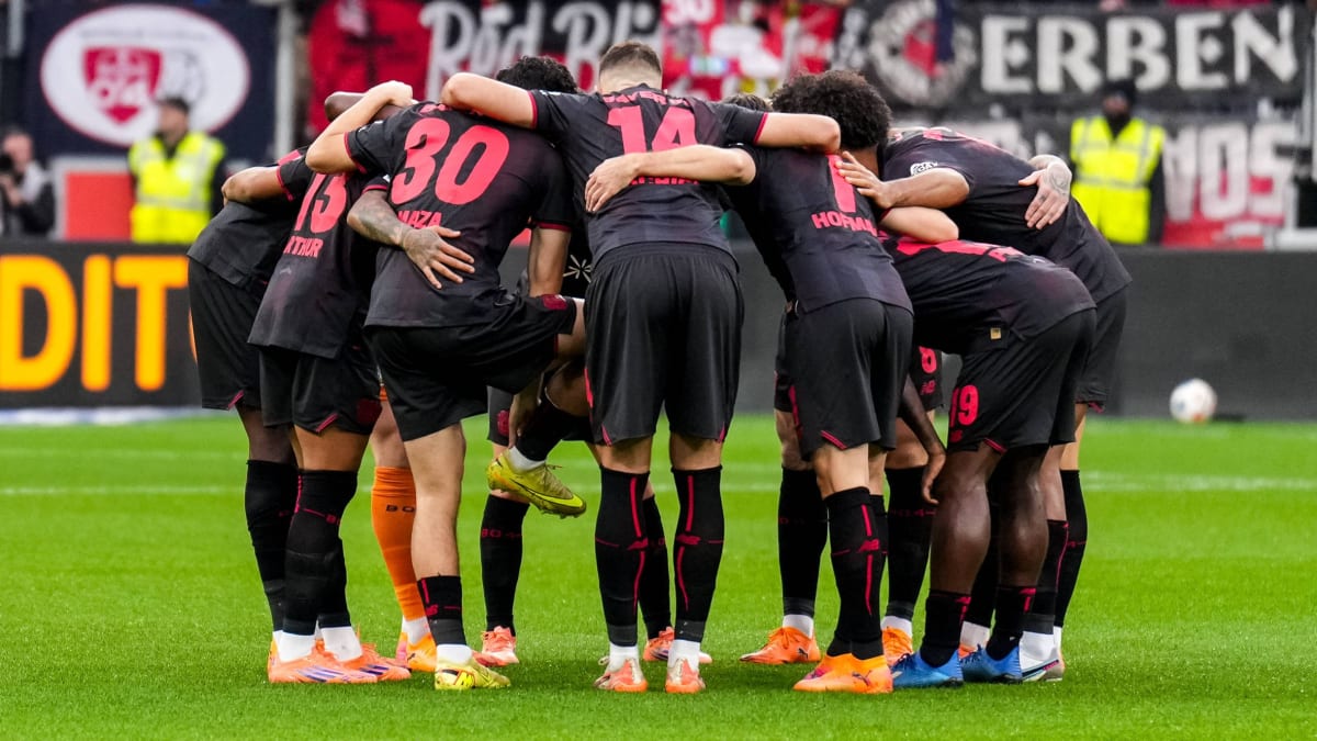 Who is broadcasting Bayer Leverkusen vs. BVB live on TV & stream today?