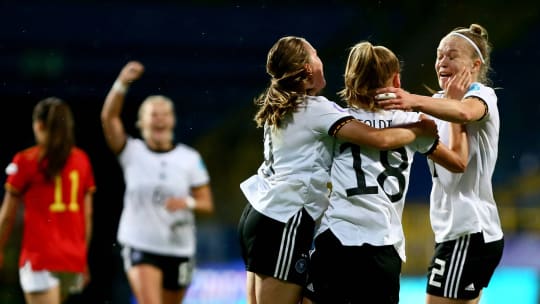 Freude pur: Svea Stoldt (#18) bejubelt ihr Tor zum zwischenzeitlichen 1:0.