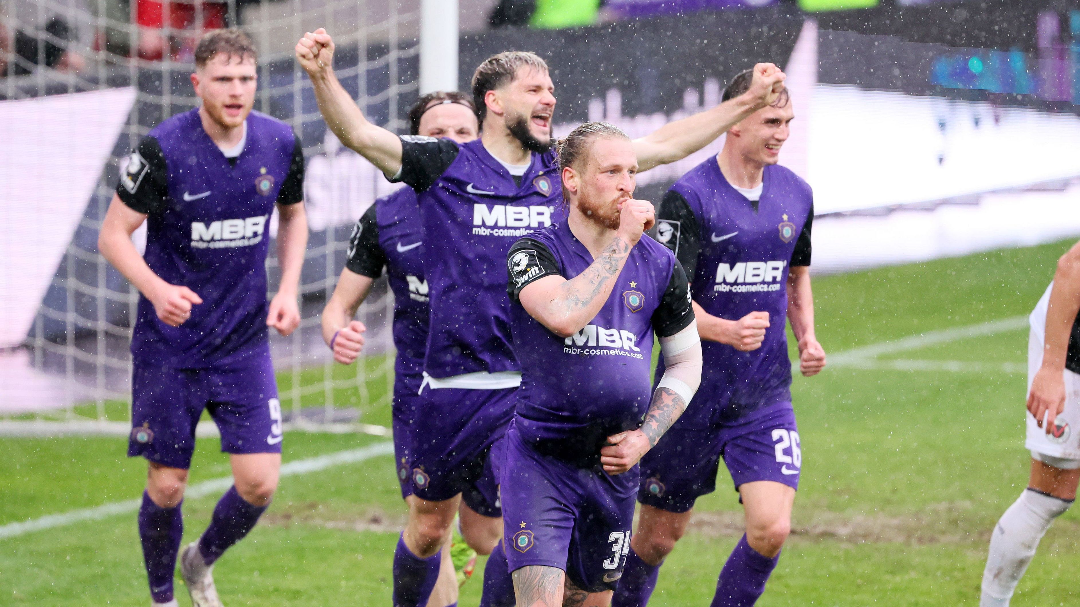 Stefaniak treibt an und dreht das Spiel: Aue feiert 9. Heimsieg - kicker