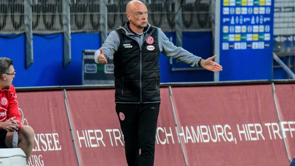 Auf der Suche nach dem neuen Mittelfeld: D&#252;sseldorfs Coach Uwe R&#246;sler.