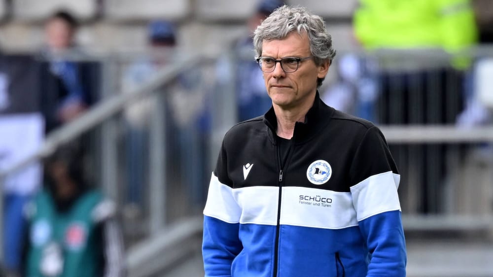 Michael Henke bleibt auch weiterhin Co-Trainer bei Arminia Bielefeld.