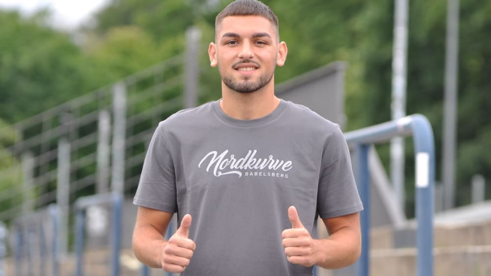 Daumen hoch für den SV Babelsberg 03: David Jojkic.
