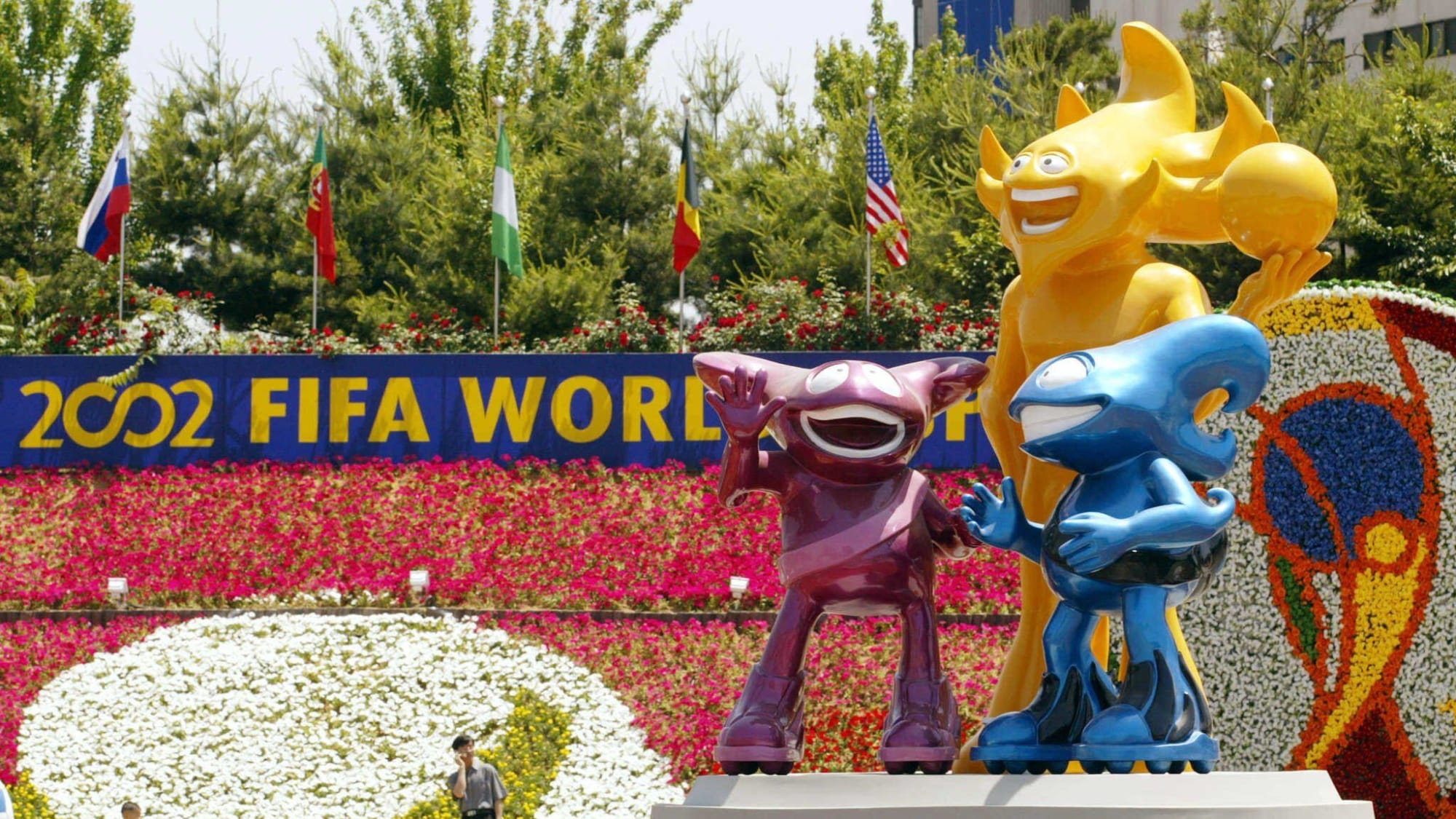  Von Willie bis La'eeb: Alle WM-Maskottchen - kicker 