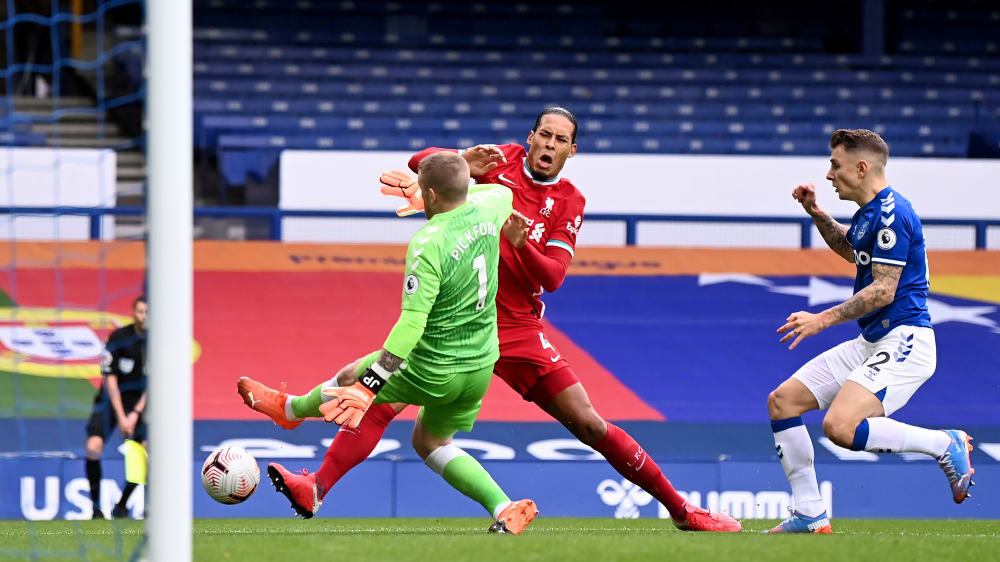 Schock Fur Liverpool Und Klopp Van Dijk Fallt Monatelang Aus Kicker