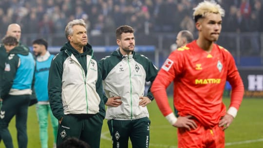 Nordderby-Ernüchterung: Werder-Chefcoach Horst Steffen mit seinem Co-Trainer Raphael Duarte.