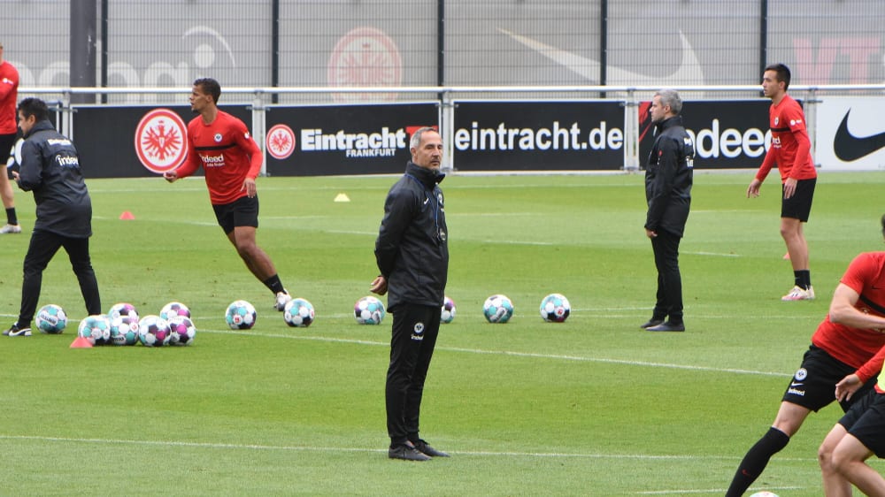 Hat derzeit keine personellen Sorgen: Frankfurts Trainer Adi Hütter.
