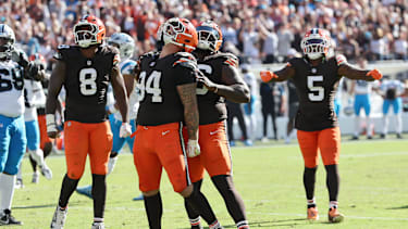Cleveland Browns Mason Graham (94) celebrates his sack on Carolina Panthers Bryce Young in the fourth quarter with , (L-R) Jared Verse (8), Maliek Collins (96) and Quincy Williams (5) at Huntington Bank Field in Cleveland, Ohio on Sunday September 27, 2026. The Browns defeated the Panters 21-18. PUBLICATIONxNOTxINxUSA CLE20260927117 AARONxJOSEFCZYK