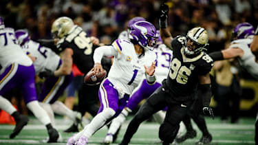 NEW ORLEANS, LA - OCTOBER 11: Kyler Murray 1 of the Minnesota Vikings looks to throw as Carl Granderson 96 of the New Orleans Saints pressures during the first half of a game at Caesars Superdome on October 11, 2026, in New Orleans, Louisiana. (Photo by Derick Hingle Icon Sportswire) NFL, American Football Herren, USA OCT 11 Vikings at Saints EDITORIAL USE ONLY Icon126261011003