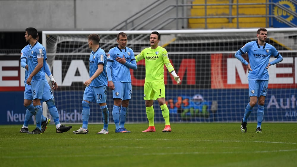 Ratlose Gesichter: Der VfL Bochum kassierte eine deutliche 0:3-Niederlage beim SC Paderborn.