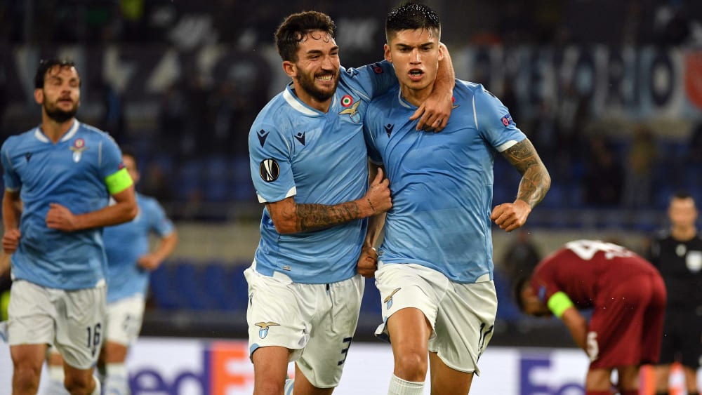 Gibt den Römern mit seinem Siegtreffer weiter Hoffnung: Joaquin Correa (re.).