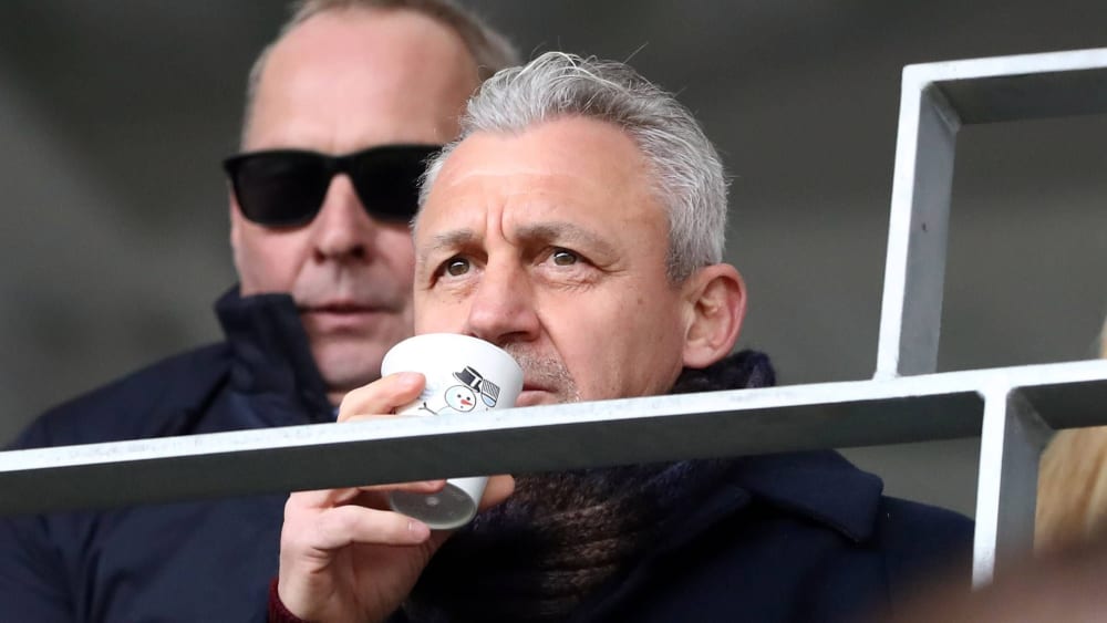 Pavel Dotchev und Aues Klubboss Helge Leonhardt.