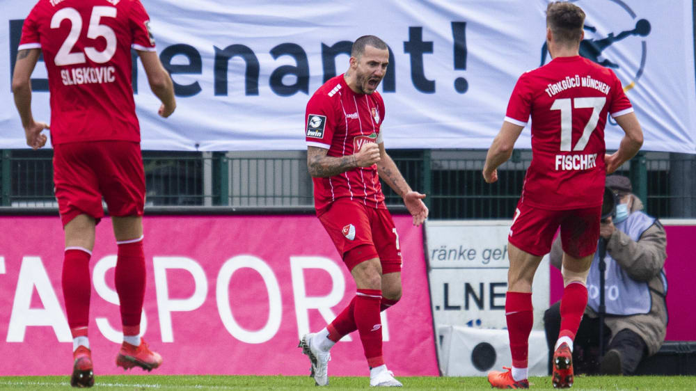 Einziges Tor im Aufsteigerduell: Sercan Sararer jubelt über seinen Treffer.
