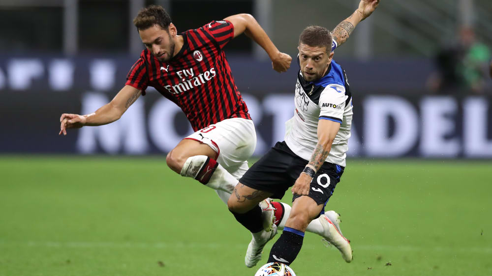 Hakan Calhanoglu gegen Alejandro Gomez