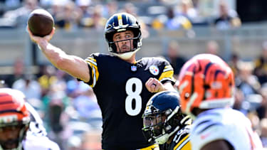 Pittsburgh Steelers quarterback Aaron Rodgers (8) throws for a touchdown in the first quarter against the Cincinnati Bengals at Acrisure Stadium on Sunday, Sept. 27, 2026 in Pittsburgh. PUBLICATIONxNOTxINxUSA PIT2026092701 ARCHIExCARPENTER