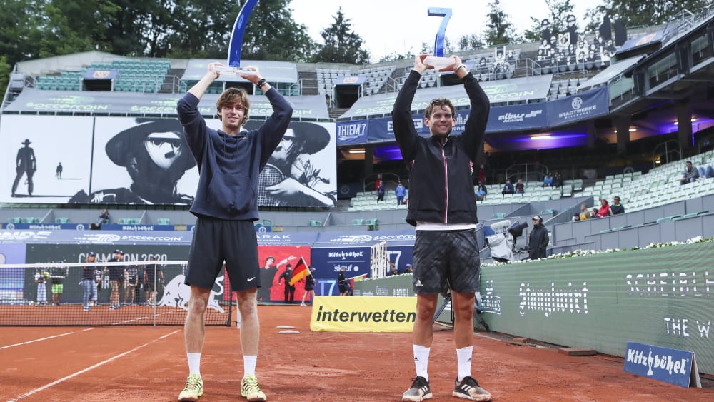 Andrej Rublev (li.) setzte sich im Finale gegen Dominic Thiem durch.