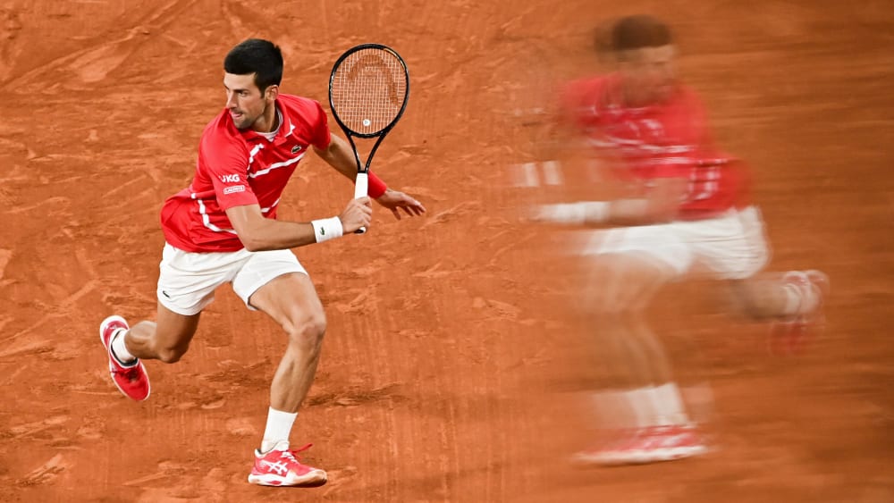 Traumfinale perfekt: Djokovic schlägt Tsitsipas und trifft ...