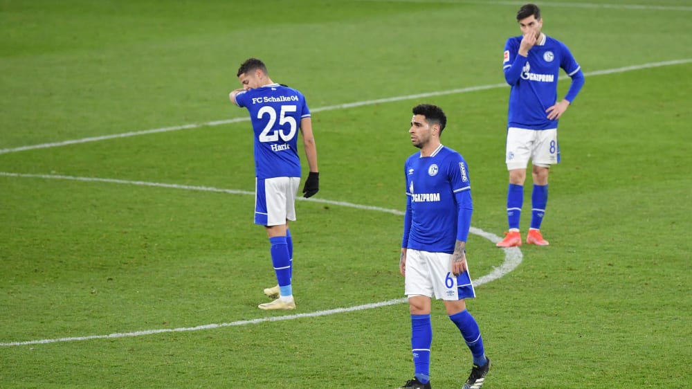 Seit Spieltag eins am Tabellenende: Die Spieler des FC Schalke 04.