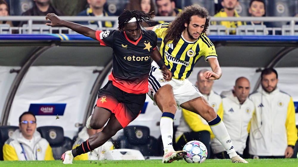 Späte Ernüchterung: Matteo Guendouzi (re.) musste mit Fenerbahce nach frühem 2:0 noch zwei Gegentreffer verkraften.