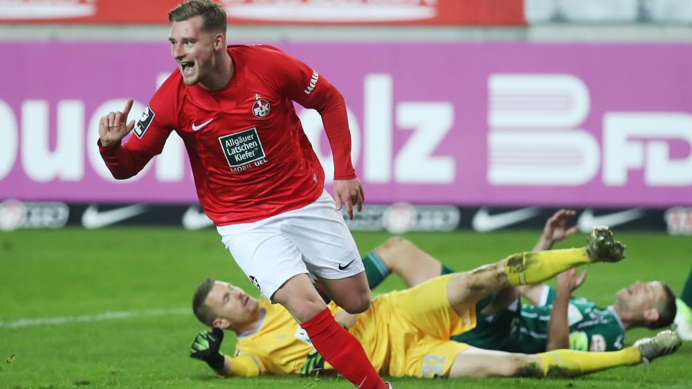 Kaiserslauterns Marlon Ritter jubelt über sein Siegtor gegen Lübeck.