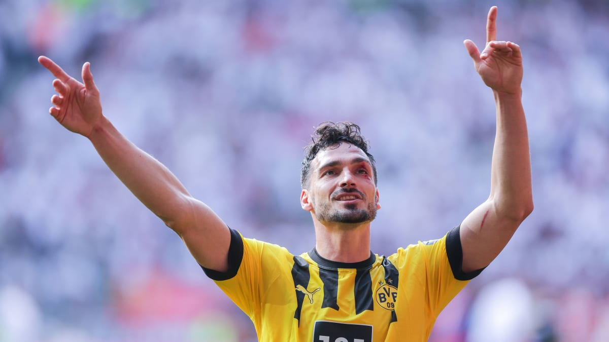 إصابة ماتس هوملز في مباراة بوروسيا دورتموند وأوغسبورغ: لا توجد مخاوف بشأن قدرته على اللعب