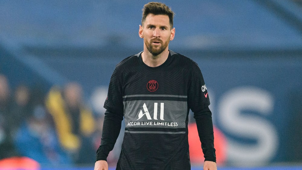January 2, 2022: LIONEL MESSI is one of four Paris Saint-Germain (PSG) players to have tested positive for Covid-19, the club said in a statement on Sunday. All players are 'in isolation and are subject to the appropriate health protocol,' the team said. PSG is scheduled to face Vannes in the French Cup's round of 32 on Monday. FILE PHOTO SHOT ON: November 20, 2021, Paris, France: Messi of PSG walks in the field during game vs FC Nantes at Parc des Princes. (Credit Image: © Marcio Machado/ZUMA Press Wire