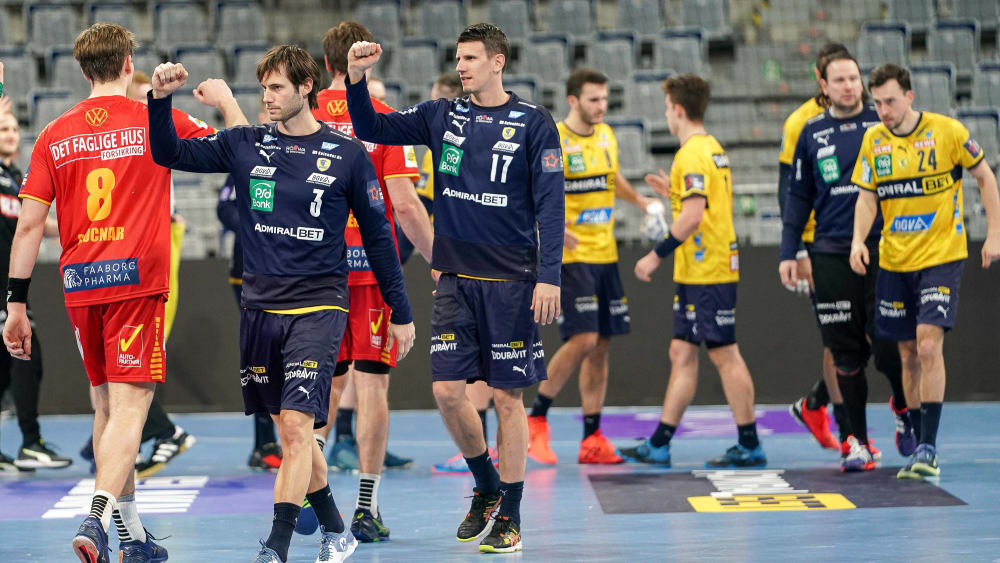 Geballte Fäuste: Uwe Gensheimer (2.v.l.) und Andy Schmid (#17).