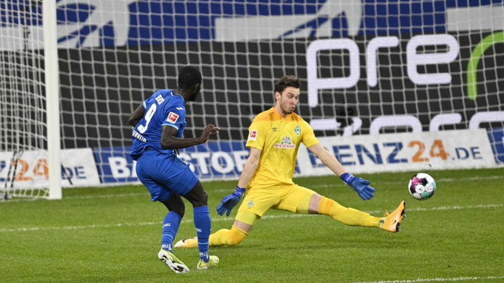 Ganz cool vor dem Tor: Ihlas Bebou trifft für die TSG gegen Bremen zum 1:0.