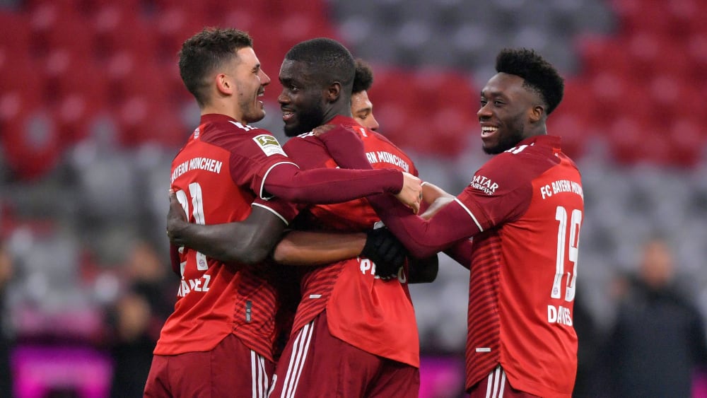 Umjubelt: Dayot Upamecano (Mi.).