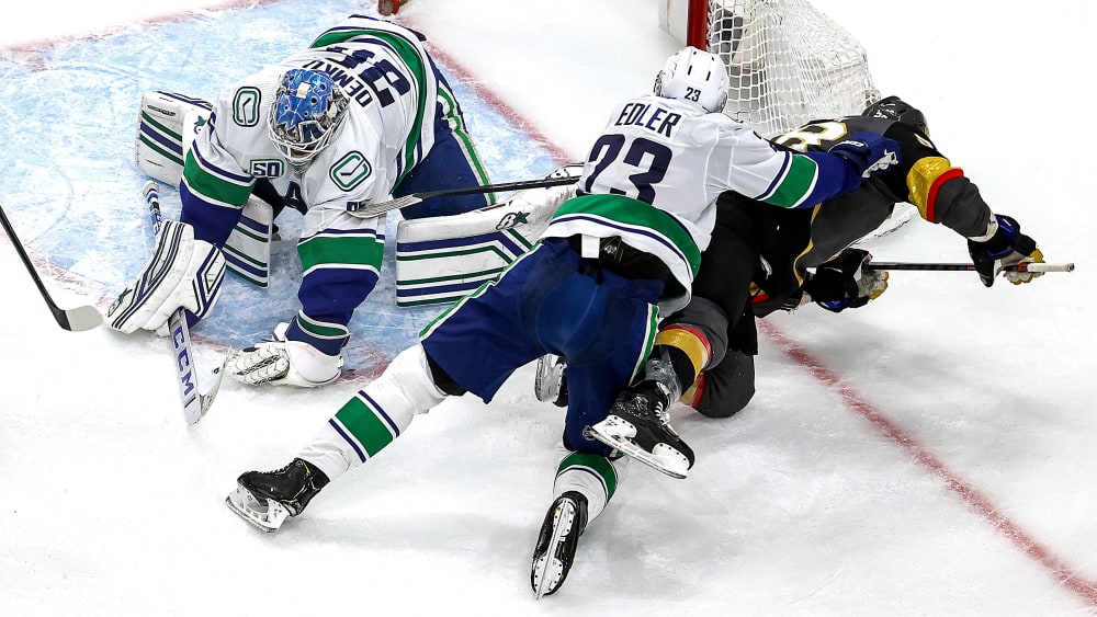 42 Saves beim NHL-Play-off-Debüt: Canucks-Goalie Thatcher Demko spielte "phänomenal".