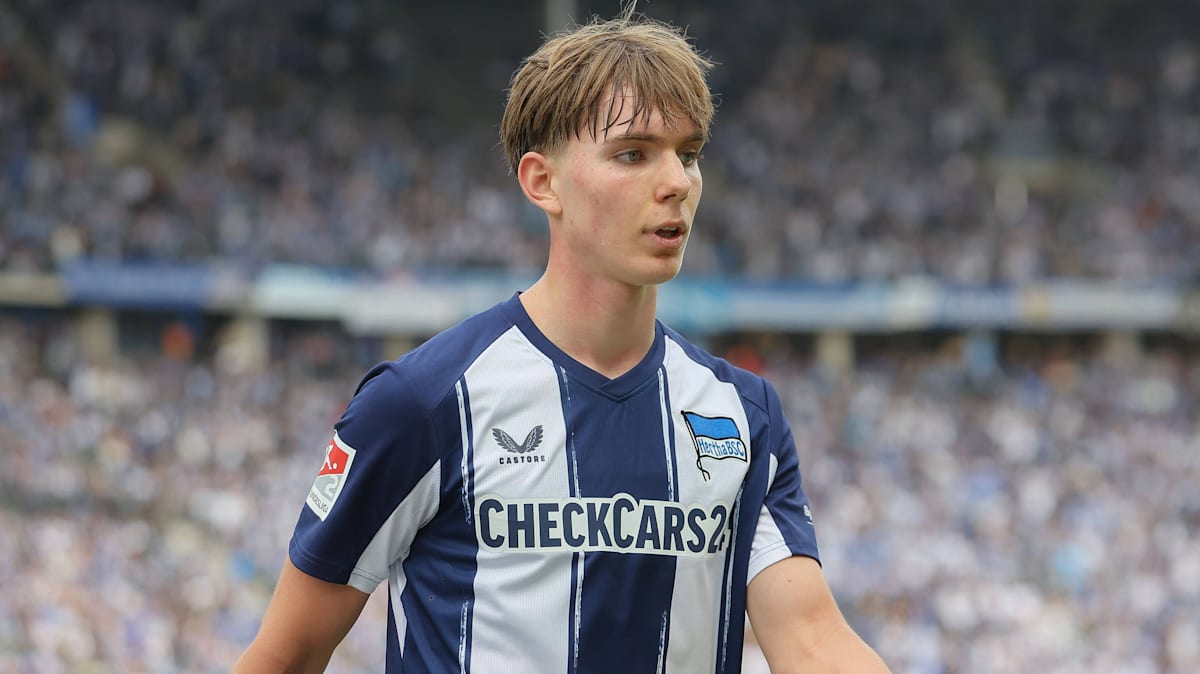 New coach this week - | or Eichhorn slips away from Bayer