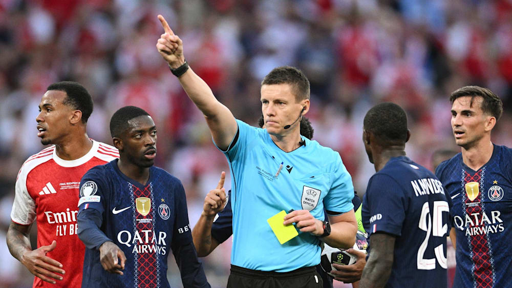 Kommunikativ wie konsequent: Daniel Siebert hatte das Champions-League-Finale fest im Griff.