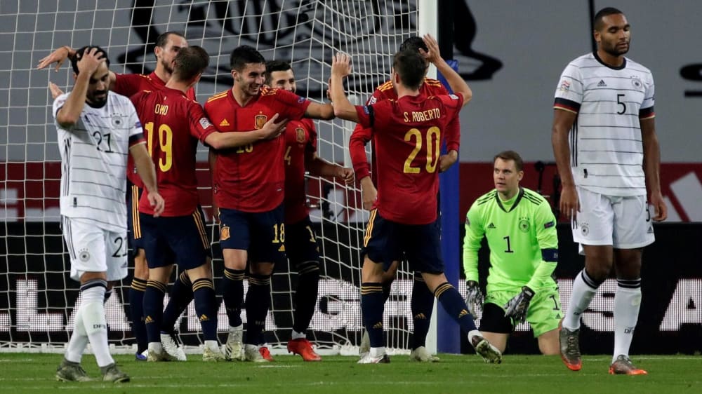 Spanien Deutschland 6 0 Dfb Team Geht Gegen Spanien Unter Kicker
