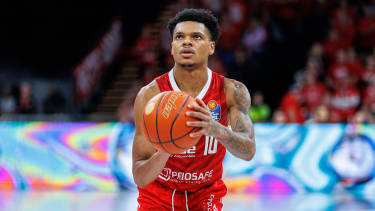 Ronaldo Segu (Bamberg Baskets, 10), Einzelbild, Einzelfoto, Portrait, Portraet, Freiwurf, Bamberg Baskets vs. Niners Chemnitz, Basketball, easyCredit BBL, 13. Spieltag, 27.12.2024 Bamberg Baskets vs. Niners Chemnitz, Basketball, easyCredit BBL, 13. Spieltag, 27.12.2024 Bamberg *** Ronaldo Segu Bamberg Baskets, 10 , single picture, single photo, portrait, portrait, free throw, Bamberg Baskets vs Niners Chemnitz, Basketball, easyCredit BBL, Matchday 13, 27 12 2024 Bamberg Baskets vs Niners Chemnitz, Basketball, easyCredit BBL, Matchday 13, 27 12 2024 Bamberg Copyright: xEibner-Pressefoto G.xSantemizx EP_EER