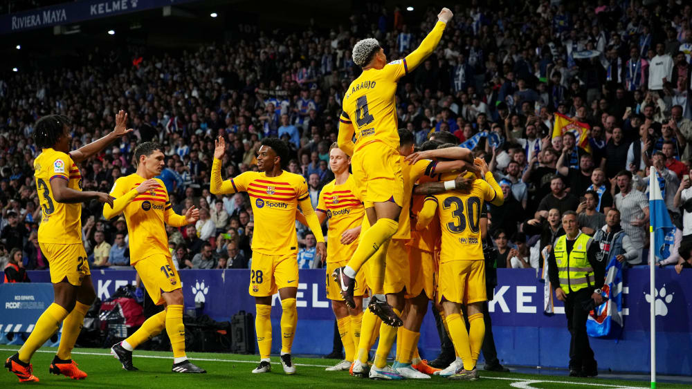 Jubelsprünge im Derby: Barça machte bei Espanyol die Meisterschaft klar.