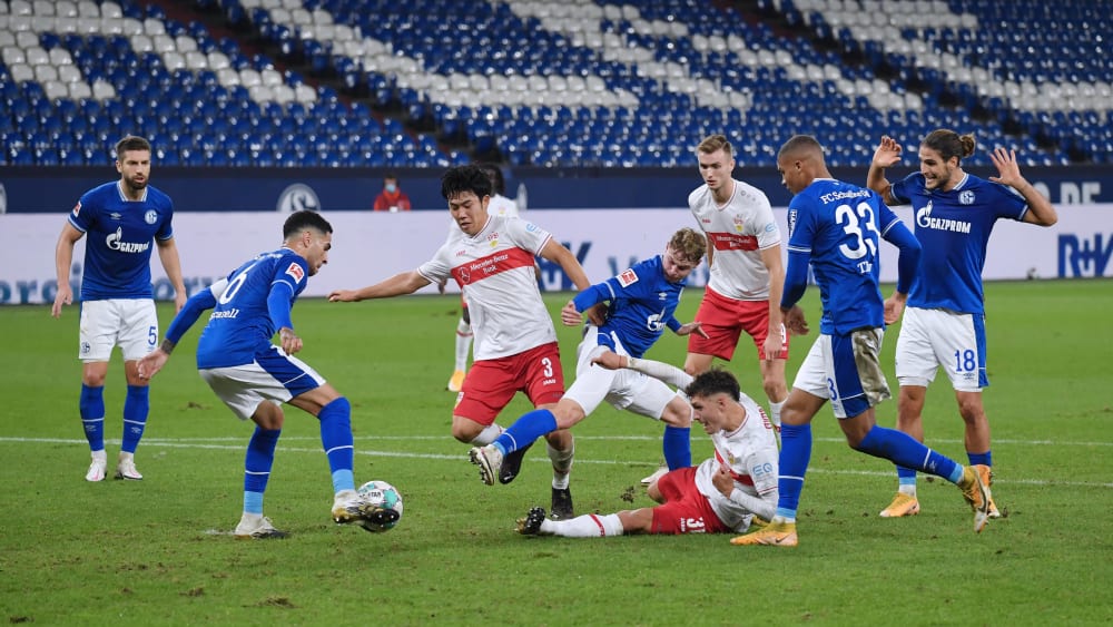 Viele Beine für ein Unentschieden: Die Abwehr des FC Schalke stand häufig richtig.