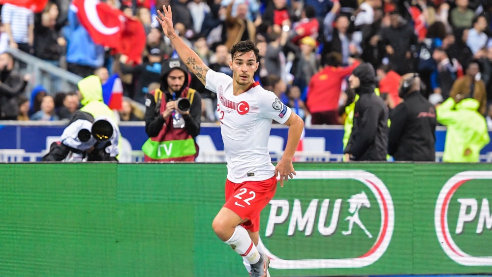Ayhan Antwortet Giroud Und Vermiest Frankreich Die Party Kicker