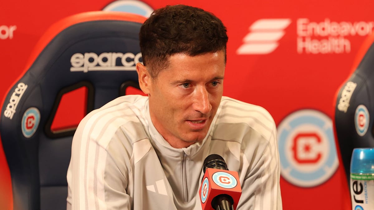 Lewandowski introduces himself: | 