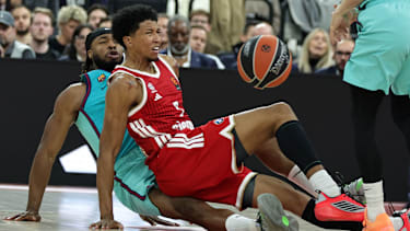 MUNICH, GERMANY - OCTOBER 27: Marjon Beauchamp, #3 of FC Bayern Munich, Stanley Umude, #3 of FC Barcelona in action during Euroleague Basketball Regular Season Round 8 game between FC Bayern Munich v FC Barcelona at SAP Garden on October 27, 2026 in Munich, Germany. (Photo by Christina Pahnke/Euroleague Basketball via Getty Images)