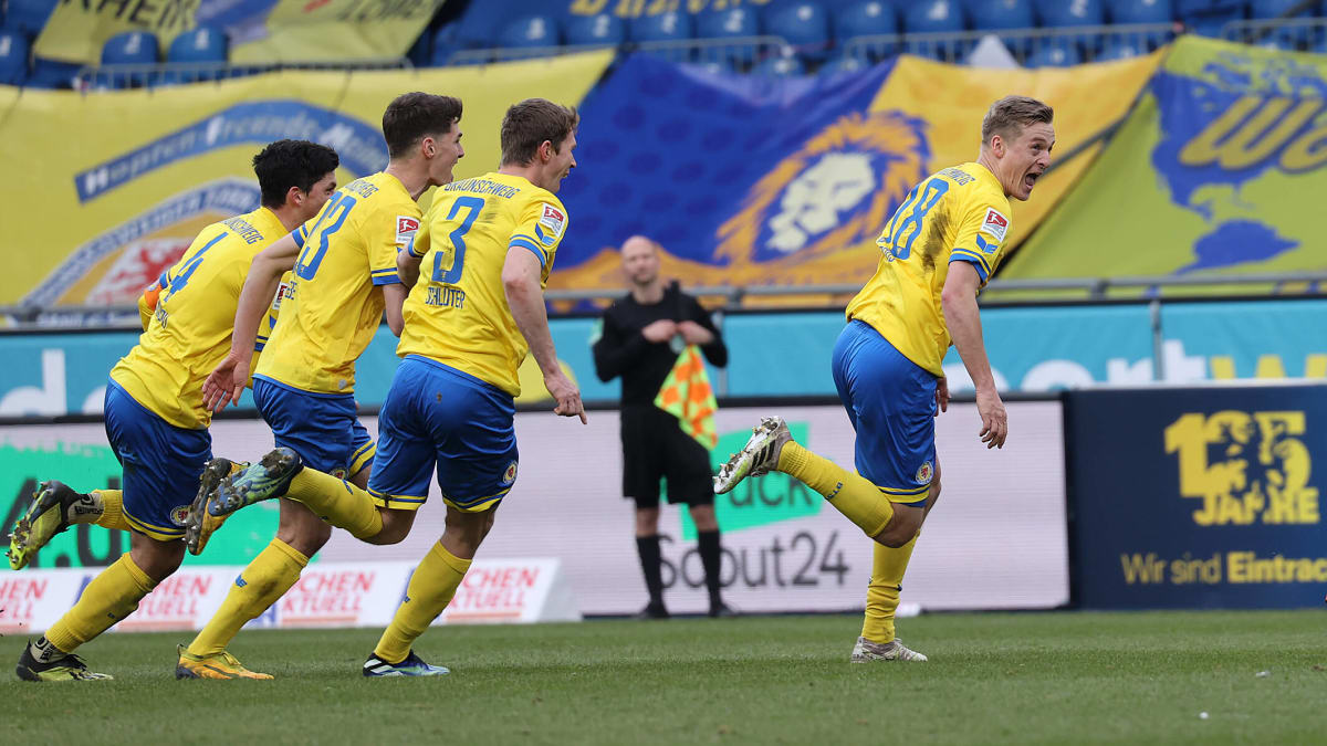 Kroos In Der Nachspielzeit Eintracht Braunschweig Sv Sandhausen 1 0 Kicker
